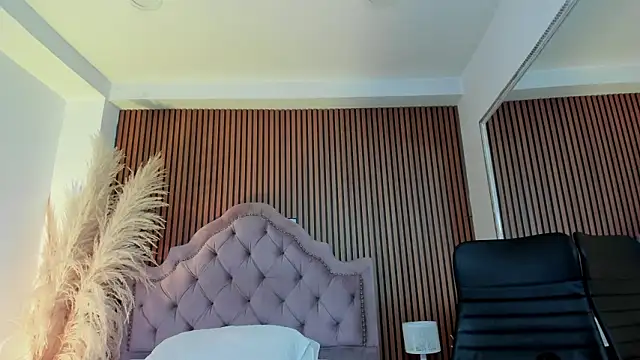 Violett hott  online show from 23, 3, 2026