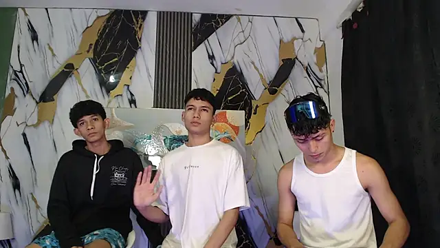Snapshot of AVENGER_BOYS2026 chatting on 5, 5, 2026 AVENGER BOYS2026 online show from 5, 5, 2026