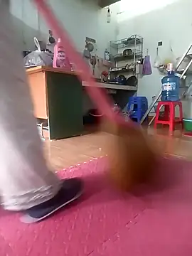 Tulip Giang online show from 7, 1, 2026