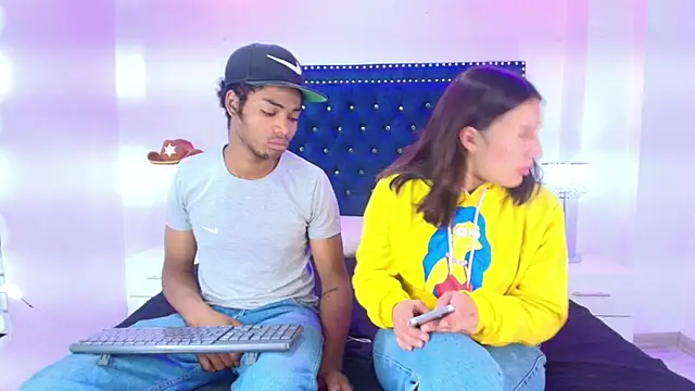 Snapshot of Cristal_and_luke chatting on 22, 4, 2026 Cristal and luke online show from 22, 4, 2026