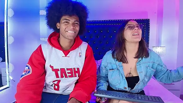 Snapshot of Cristal_and_luke chatting on 1, 5, 2026 Cristal and luke online show from 1, 5, 2026