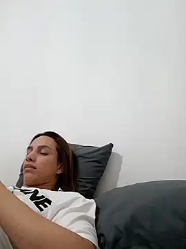 ofjuliaa online show from 17, 3, 2026