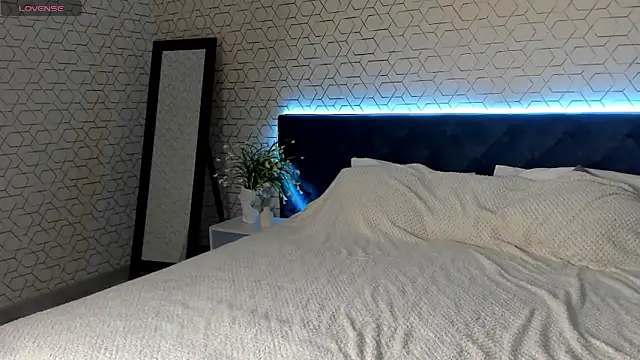 desiree doll online show from 11, 2, 2026