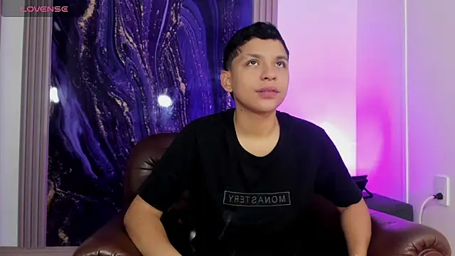 Snapshot of ale_clark chatting on 15, 1, 2026 ale clark online show from 15, 1, 2026