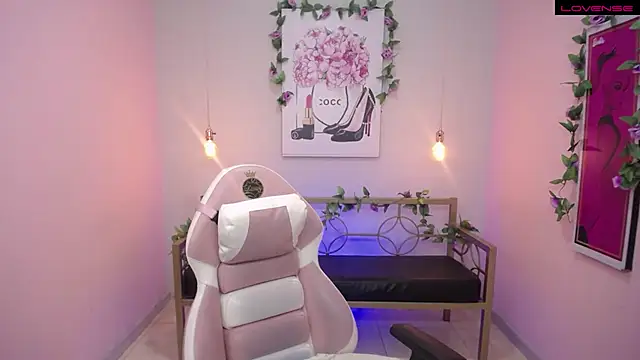 Snapshot of Adri_gomez_x chatting on 8, 7, 2026 Adri gomez x online show from 8, 7, 2026