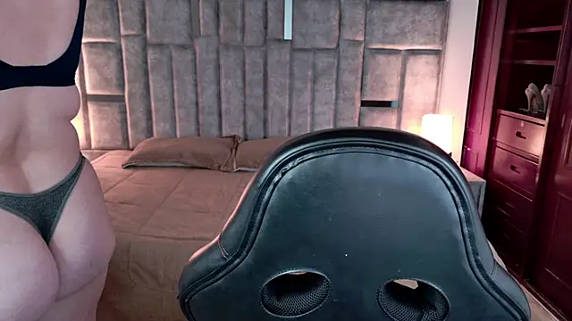 azul veraa online show from 8, 4, 2026