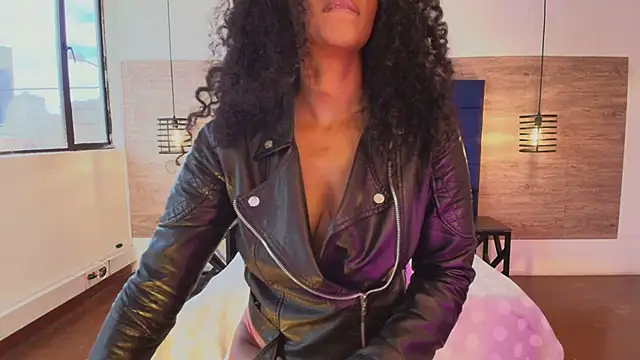 Ellie-Alves online show from 7, 4, 2026