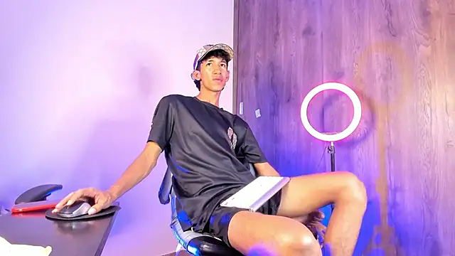 Snapshot of neitan_miller_ chatting on 7, 2, 2026 neitan miller online show from 7, 2, 2026