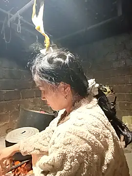 Snapshot of yu--yo chatting on 8, 1, 2026 yu--yo online show from 8, 1, 2026