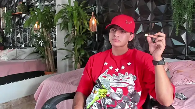 Snapshot of elliot_colton chatting on 21, 6, 2026 elliot colton online show from 21, 6, 2026