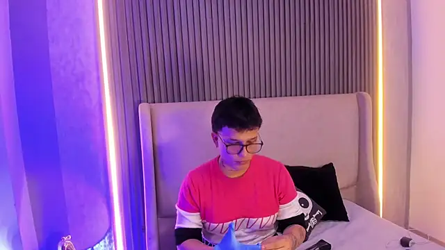 Snapshot of SamuParker chatting on 11, 1, 2026 SamuParker online show from 11, 1, 2026