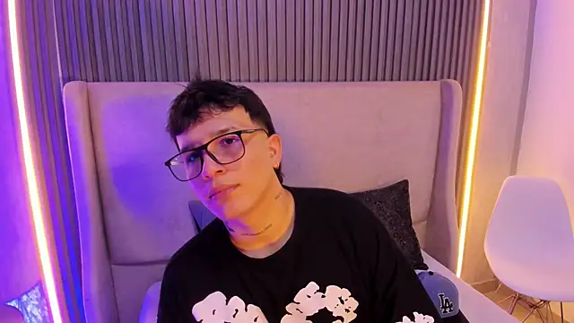 Snapshot of SamuParker chatting on 13, 1, 2026 SamuParker online show from 13, 1, 2026