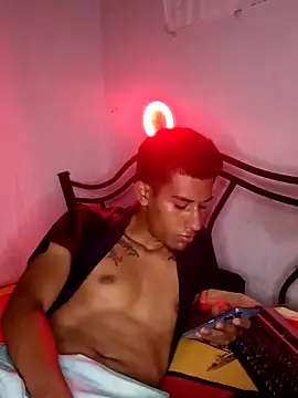 Snapshot of Moreno141224 chatting on 13, 4, 2026 Moreno141224 online show from 13, 4, 2026