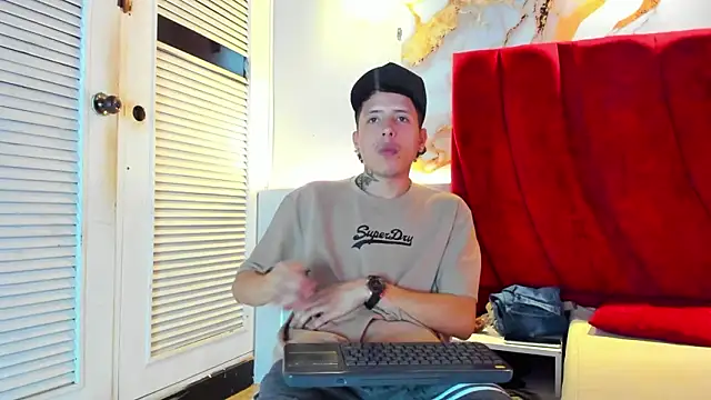 Snapshot of ESTEBAN_2102 chatting on 13, 1, 2026 ESTEBAN 2102 online show from 13, 1, 2026