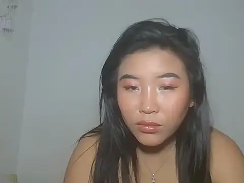 Zyeiii online show from 6, 4, 2026