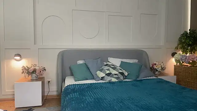  SilkyShadow  online show from 8, 4, 2026