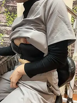 Bee bee1 online show from 4, 2, 2026