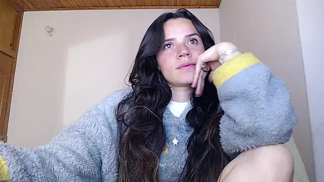 Snapshot of Shanel_Lozano chatting on 2, 4, 2026 Shanel Lozano online show from 2, 4, 2026