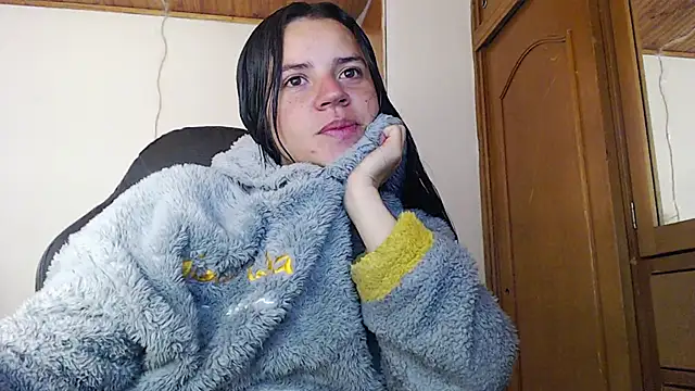 Snapshot of Shanel_Lozano chatting on 15, 4, 2026 Shanel Lozano online show from 15, 4, 2026