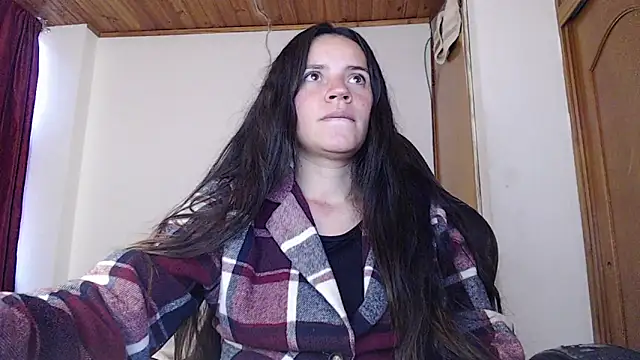 Snapshot of Shanel_Lozano chatting on 8, 5, 2026 Shanel Lozano online show from 8, 5, 2026
