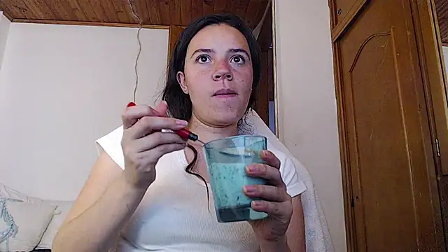 Snapshot of Shanel_Lozano chatting on 14, 5, 2026 Shanel Lozano online show from 14, 5, 2026