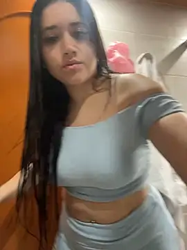 Veronica Wins  online show from 2, 4, 2026