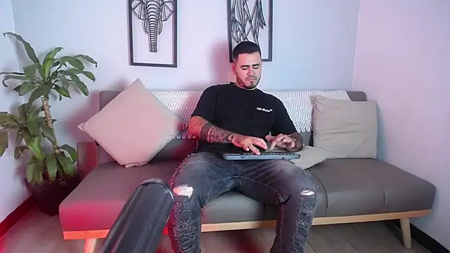 Aronhilton online show from 14, 1, 2026