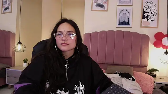 Hanabie  online show from 12, 4, 2026