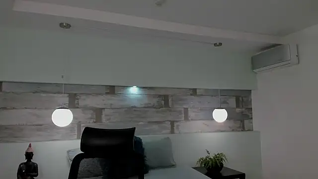 Abriil cutee online show from 29, 3, 2026