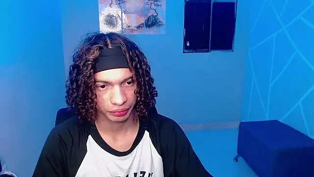 Snapshot of Axel_fox77 chatting on 19, 7, 2026 Axel fox77 online show from 19, 7, 2026