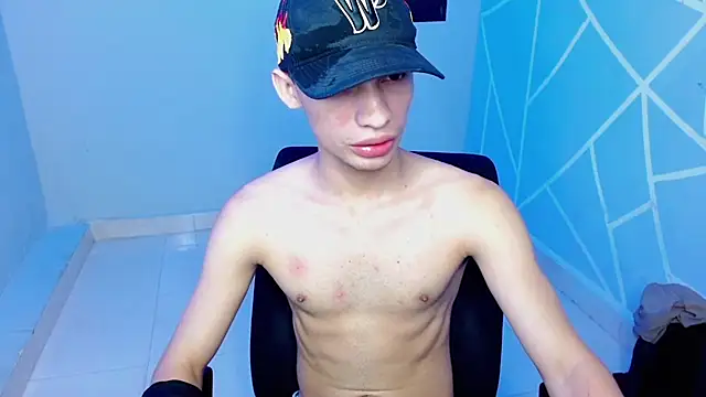 Snapshot of Axel_fox77 chatting on 30, 7, 2026 Axel fox77 online show from 30, 7, 2026