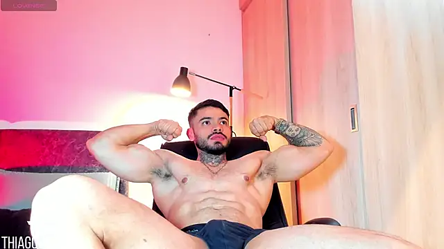 Snapshot of thiago_ferrari_ chatting on 17, 5, 2026 thiago ferrari online show from 17, 5, 2026