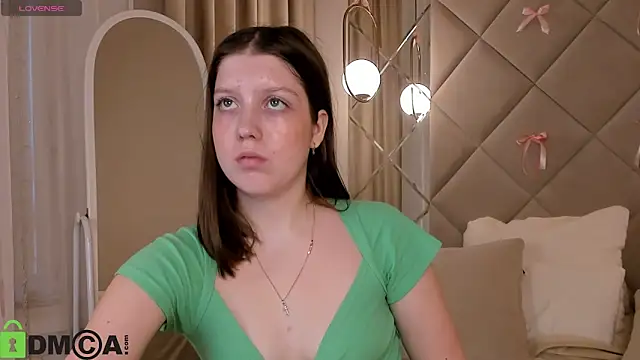 Casandra Joness online show from 7, 4, 2026