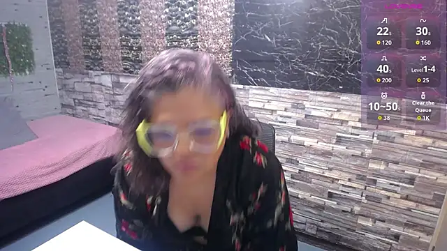 mia pazzi online show from 12, 1, 2026