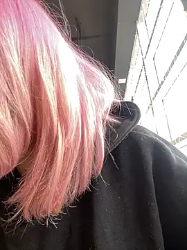 aka Blonde online show from 10, 3, 2026