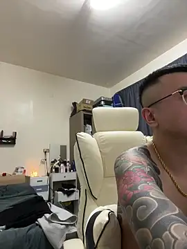 Snapshot of barry02082147 chatting on 19, 12, 2025 barry02082147 online show from 19, 12, 2025