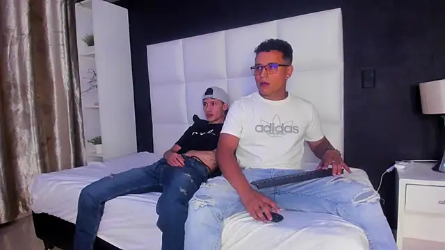 Snapshot of Alejandro_Tom chatting on 11, 1, 2026 Alejandro Tom online show from 11, 1, 2026