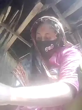 Snapshot of Laila_21 chatting on 15, 1, 2026 Laila 21 online show from 15, 1, 2026