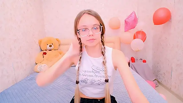 LolliStrawberry online show from 25, 2, 2026