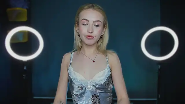 Snapshot of Moon_Silk chatting on 13, 1, 2026 Moon Silk online show from 13, 1, 2026