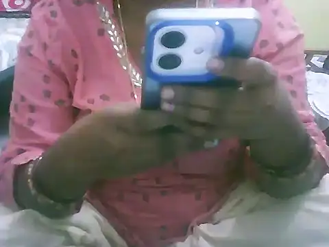 Snapshot of mohini_bhabhi chatting on 5, 4, 2026 mohini bhabhi online show from 5, 4, 2026