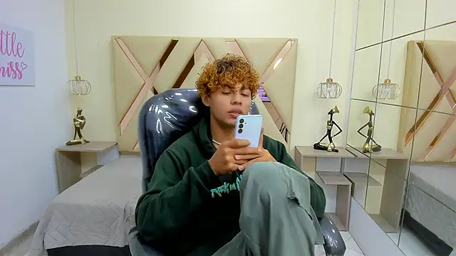 Anyelo Twink online show from 4, 3, 2026