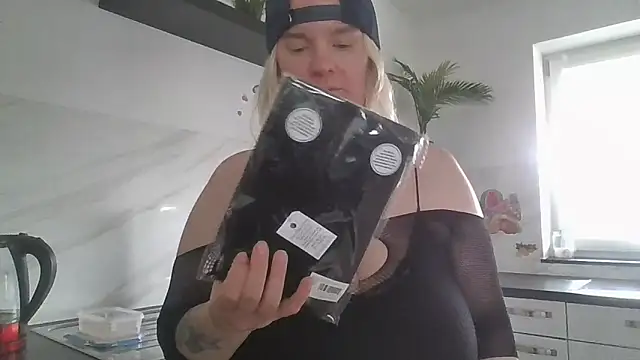 MinchenBienchen98 online show from 17, 3, 2026