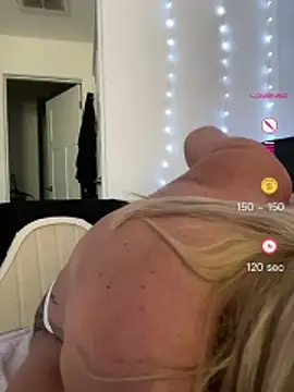 Snapshot of FoxyMillie chatting on 12, 7, 2026 FoxyMillie online show from 12, 7, 2026