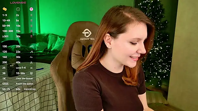 Snapshot of YouHoldMe chatting on 14, 2, 2026 YouHoldMe online show from 14, 2, 2026