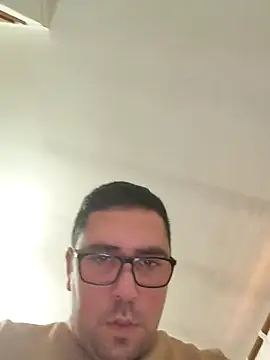 Vieirapauduro69 online show from 4, 3, 2026