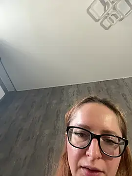 coy girl  online show from 22, 4, 2026