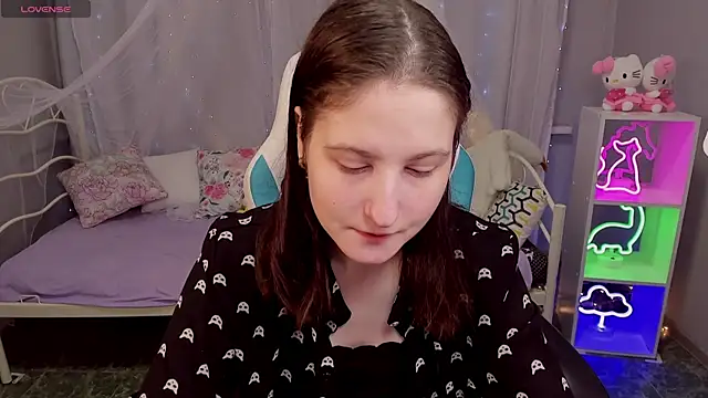 KiraDuvall online show from 13, 1, 2026