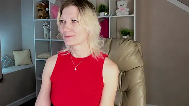 Julie Lucas online show from 11, 3, 2026