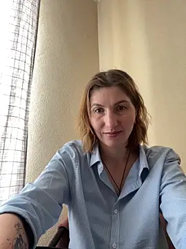 Snapshot of _Crystal_2 chatting on 5, 2, 2026 Crystal 2 online show from 5, 2, 2026